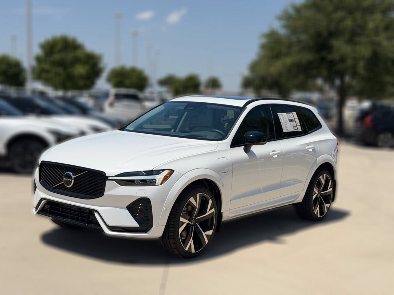New 2026 Volvo XC60 T8 Ultra w/ Protection Package Premier AWD/4WD image 3
