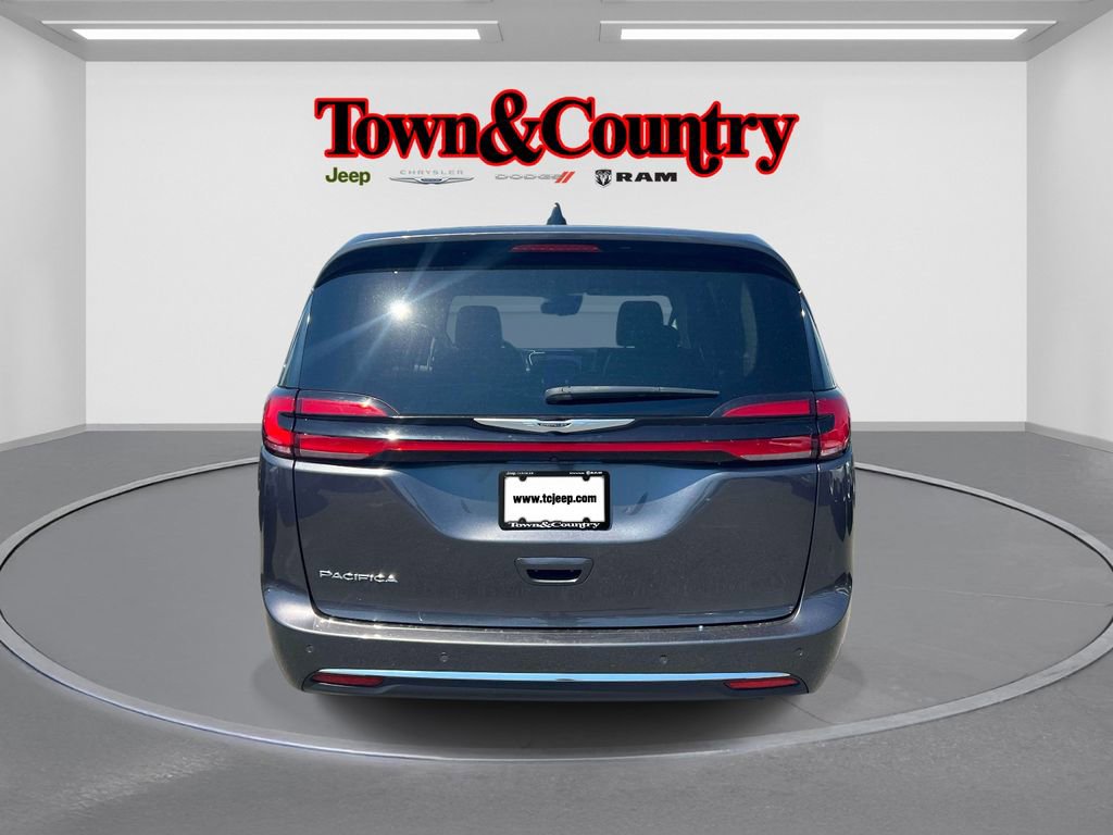 Certified 2023 Chrysler Pacifica Touring-L FWD image 8
