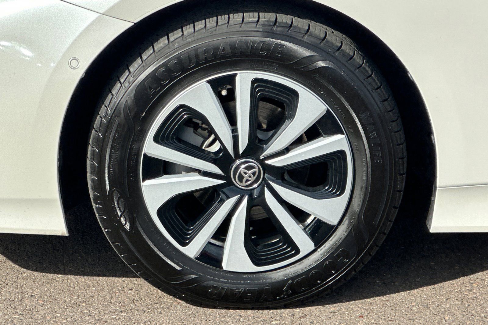 Used 2019 Toyota Prius Prime Advanced FWD image 24