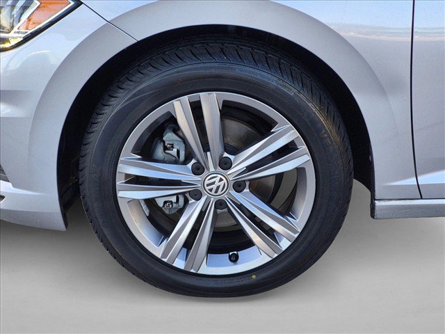 Used 2019 Volkswagen Jetta R-Line w/ R-Line Cold Weather Package FWD image 23