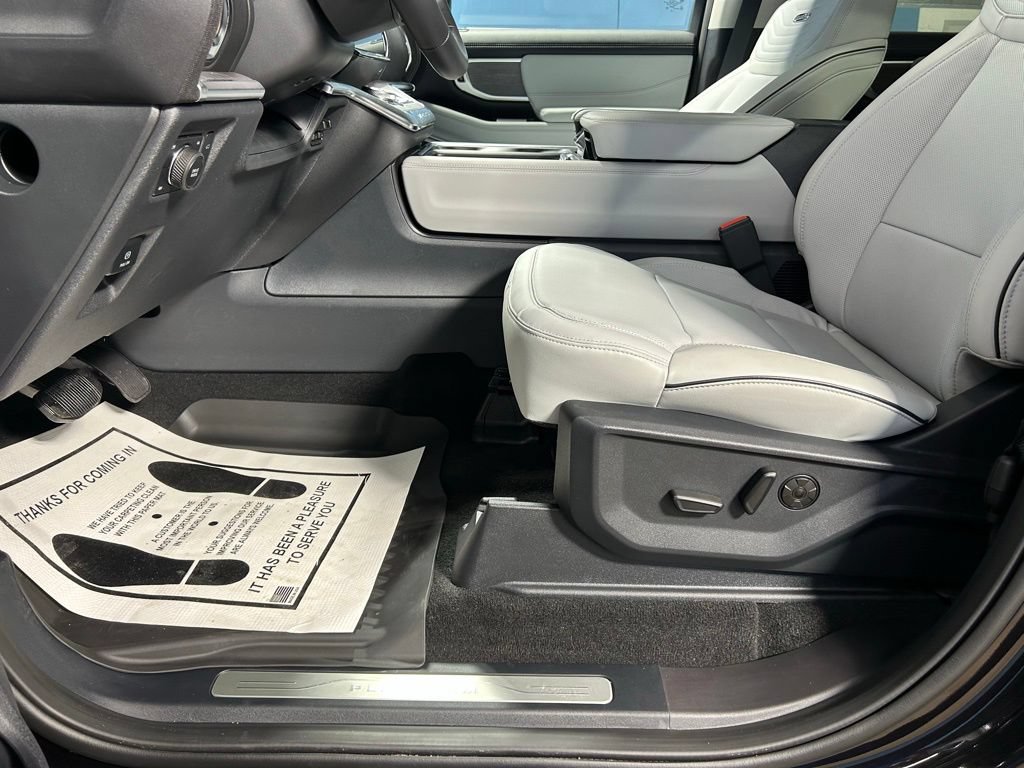 New 2026 Ford Expedition Max Platinum w/ Platinum Ultimate Package AWD/4WD image 14