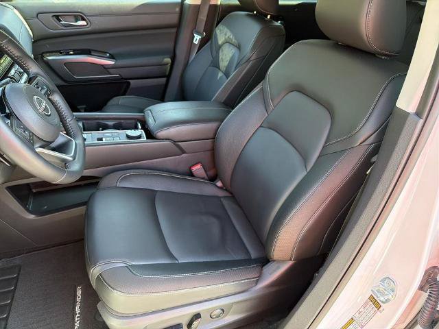 Certified 2025 Nissan Pathfinder SL AWD/4WD image 16