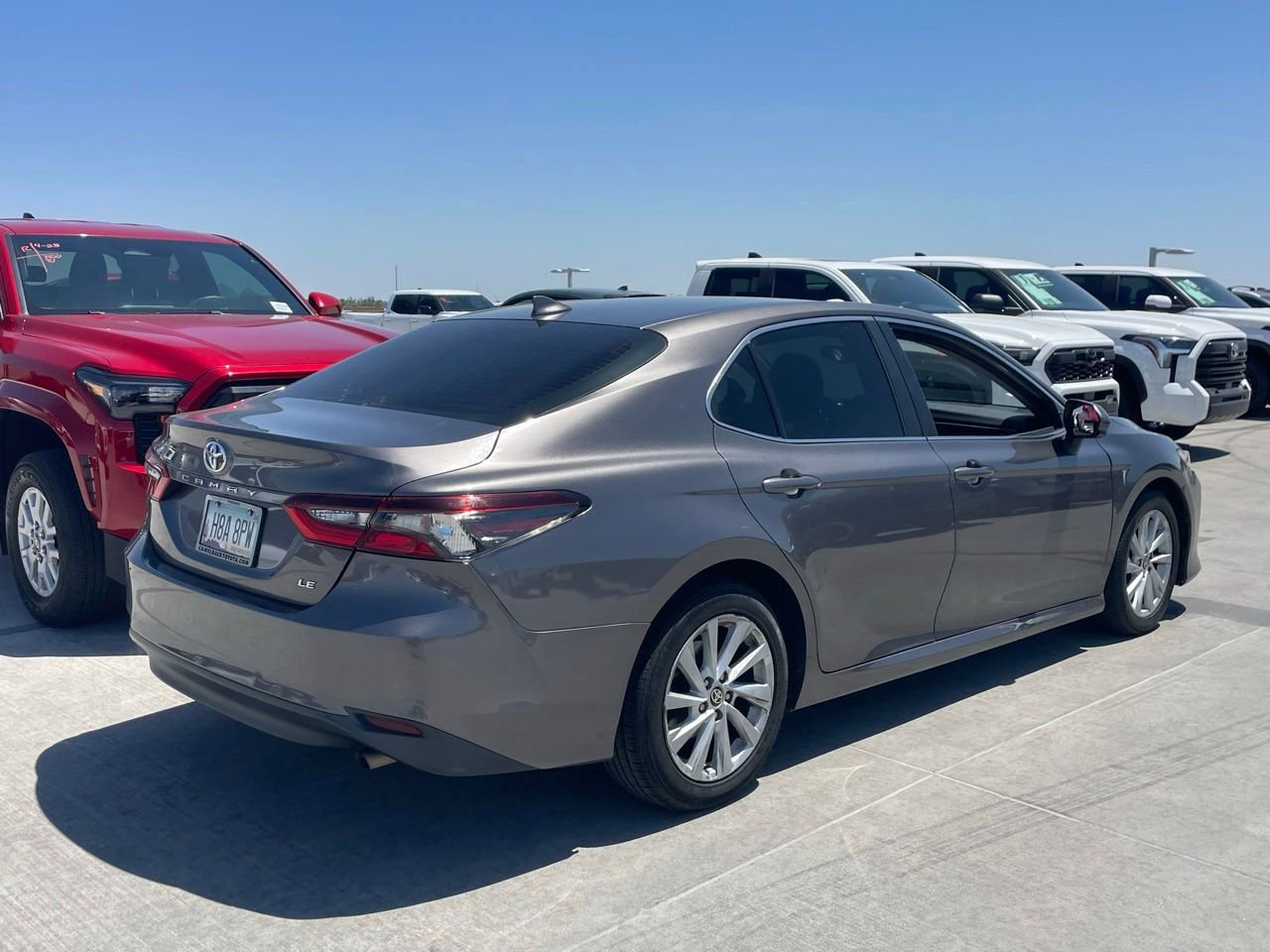 Used 2021 Toyota Camry LE w/ Carpet Mat Package (TMS) FWD image 2