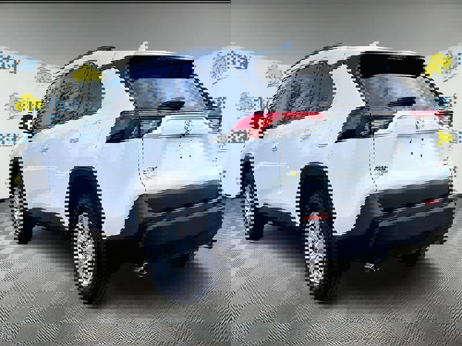 Used 2021 Toyota RAV4 XLE image 4