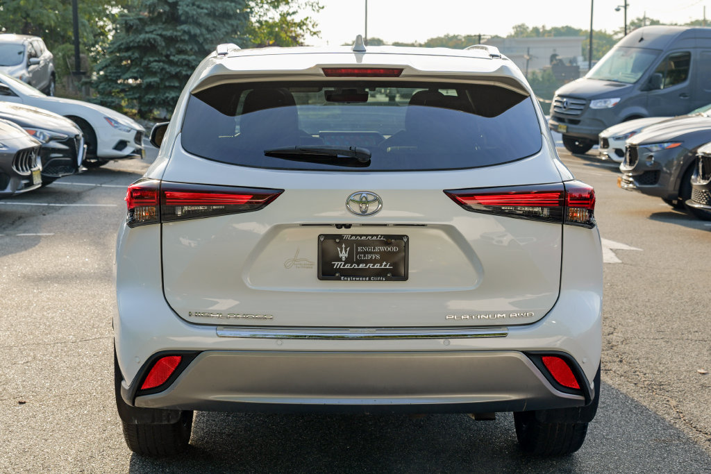 Used 2024 Toyota Highlander Platinum AWD/4WD image 6