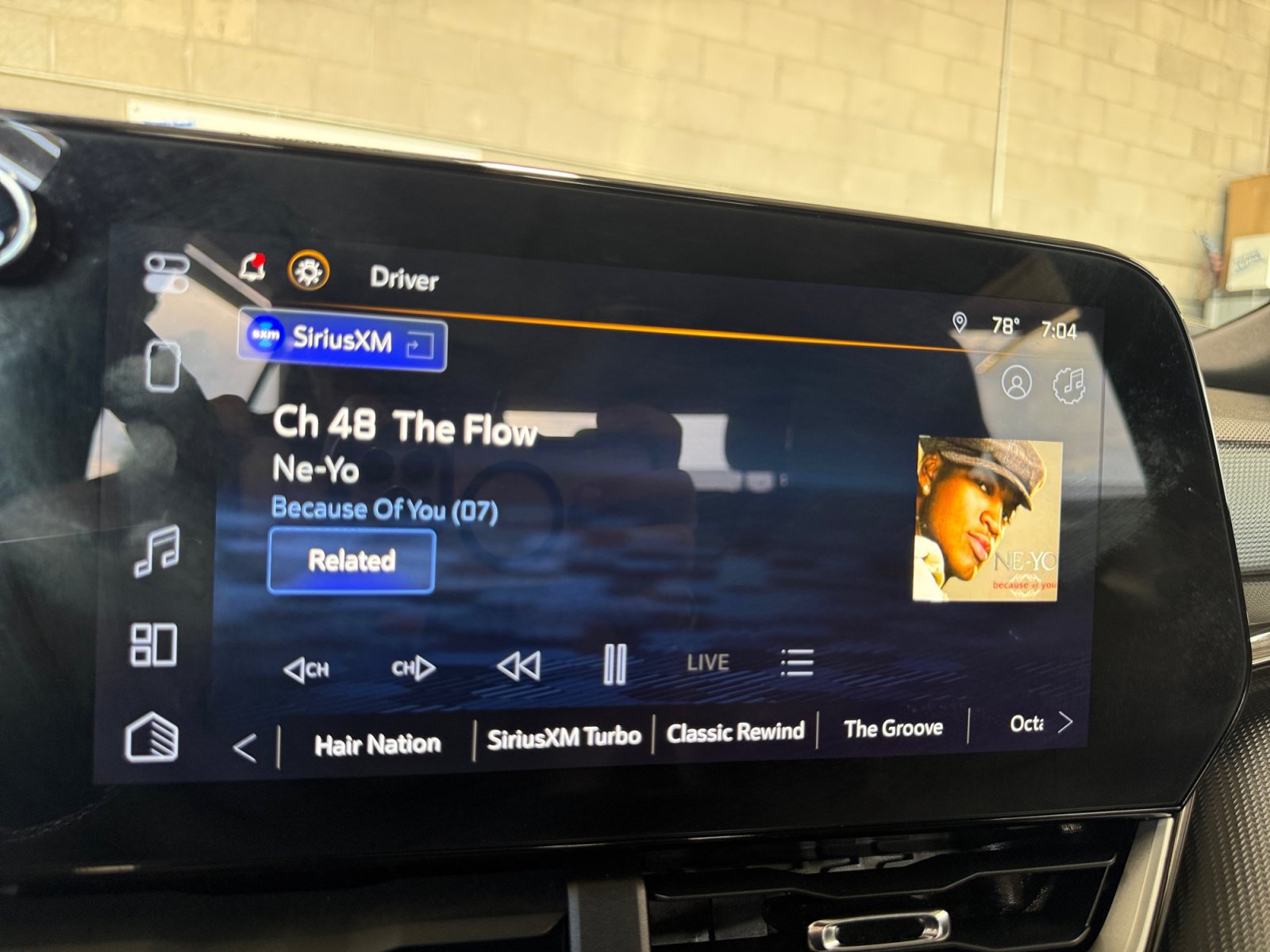 Used 2025 Chevrolet Equinox LT FWD image 19