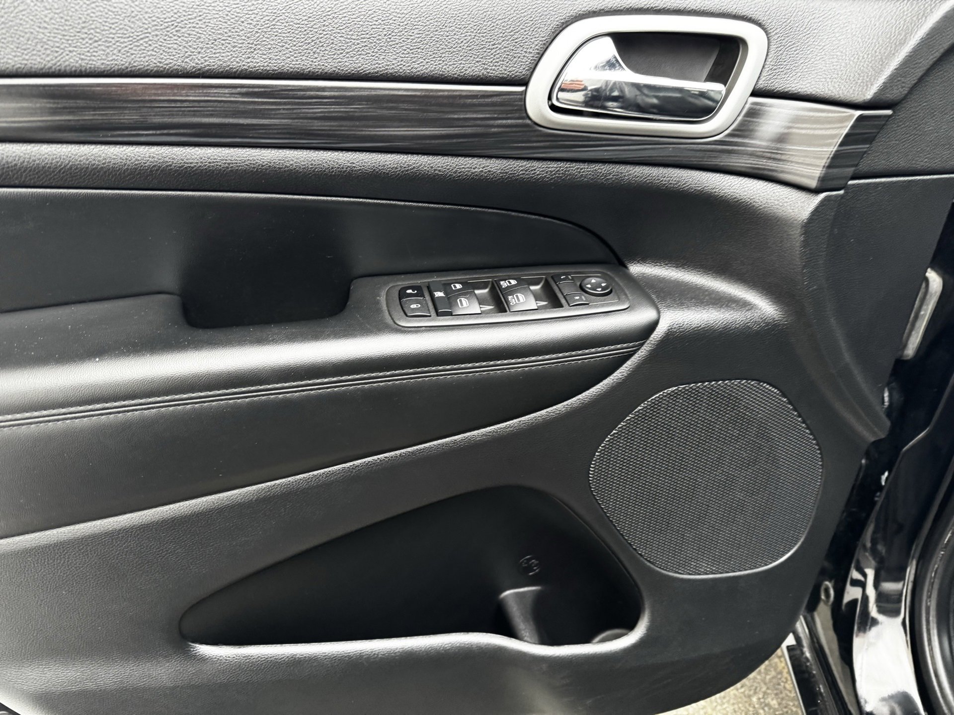 Used 2022 Jeep Grand Cherokee Altitude image 16