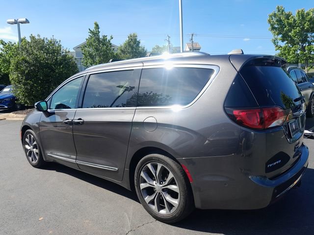 Used 2017 Chrysler Pacifica Limited w/ UConnect Theater Package FWD image 18