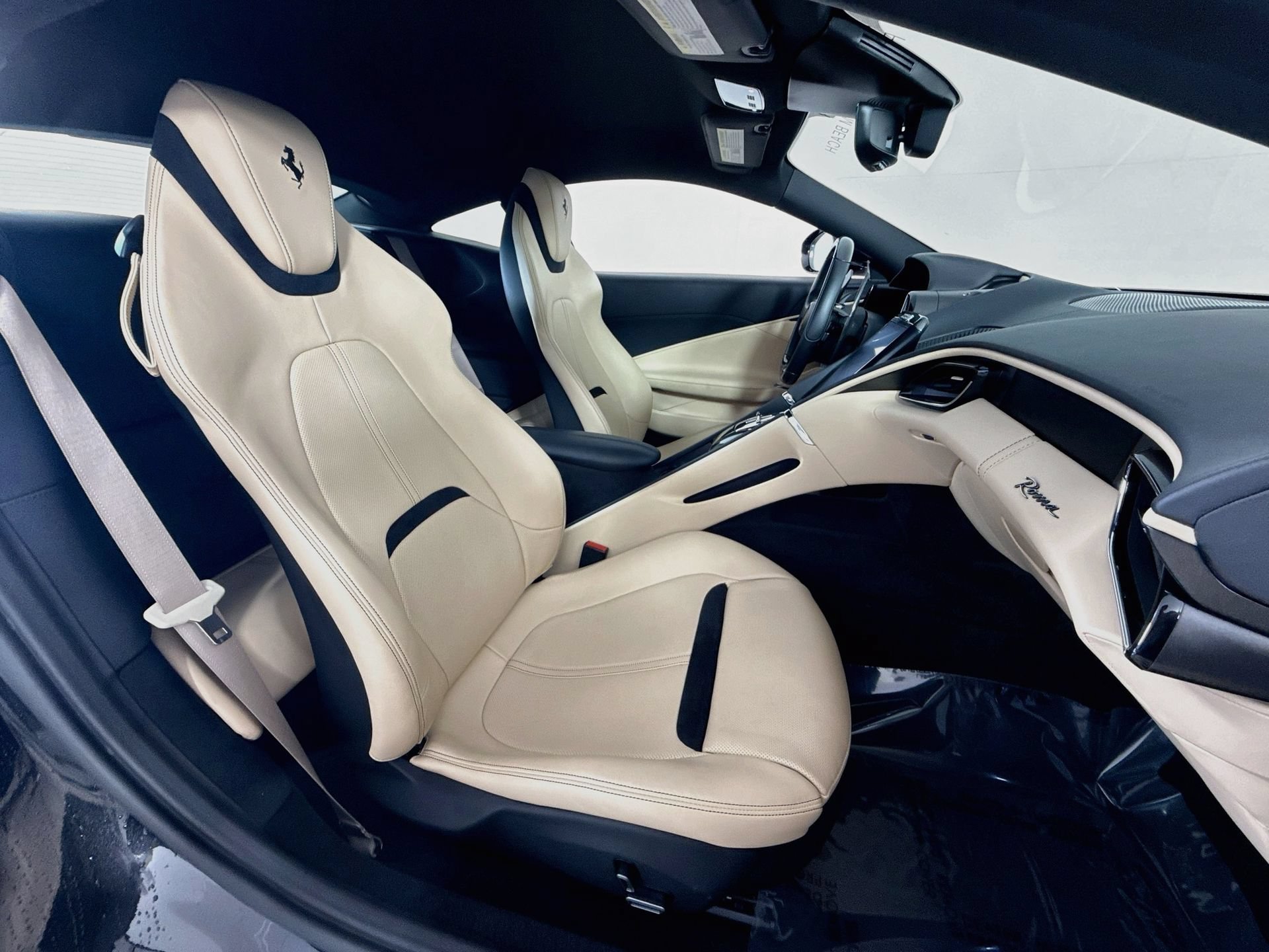 Certified 2021 Ferrari Roma RWD image 23