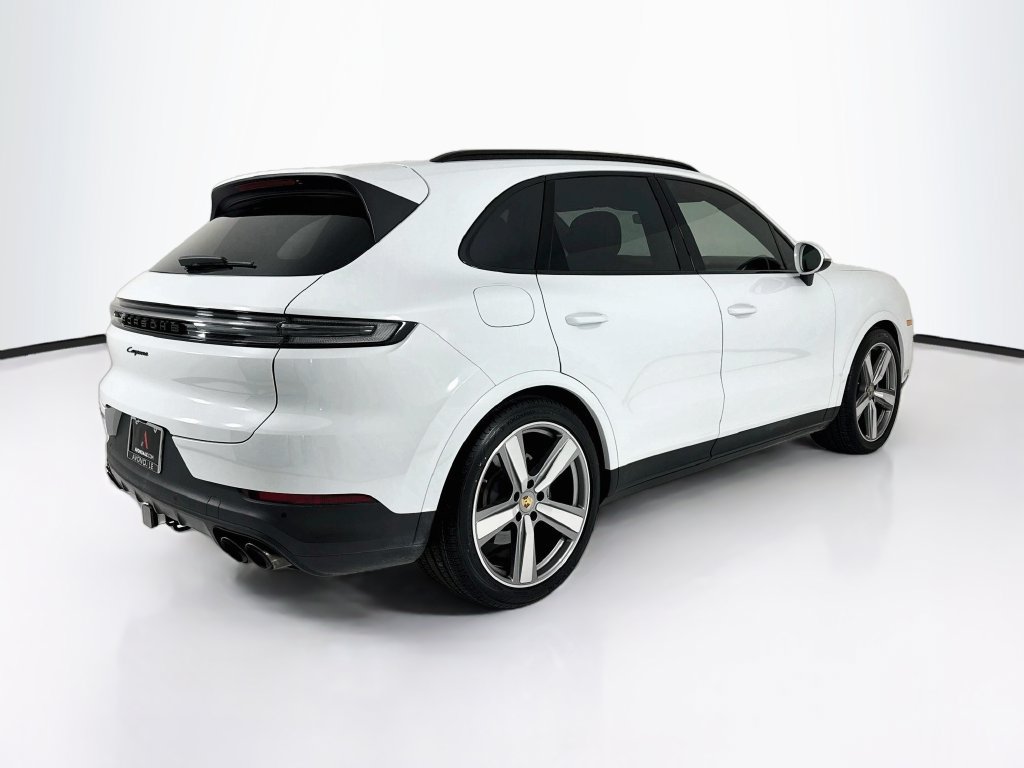 Certified 2024 Porsche Cayenne AWD/4WD image 9