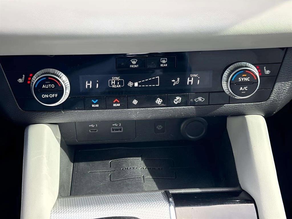 Used 2023 Mitsubishi Outlander SEL image 21