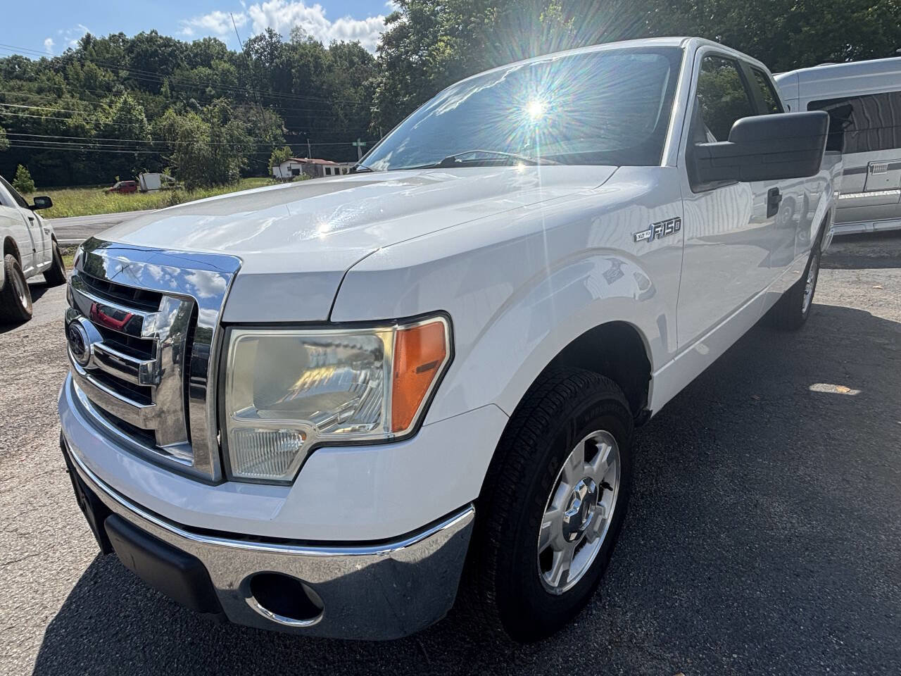 Used 2011 Ford F150 XLT image 2