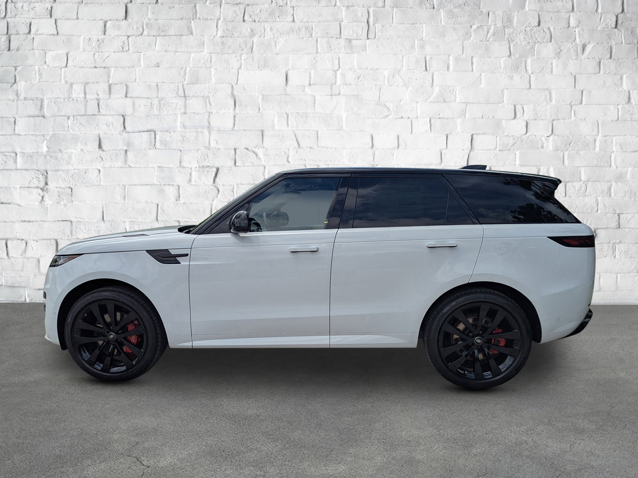 New 2025 Land Rover Range Rover Sport Dynamic SE image 2