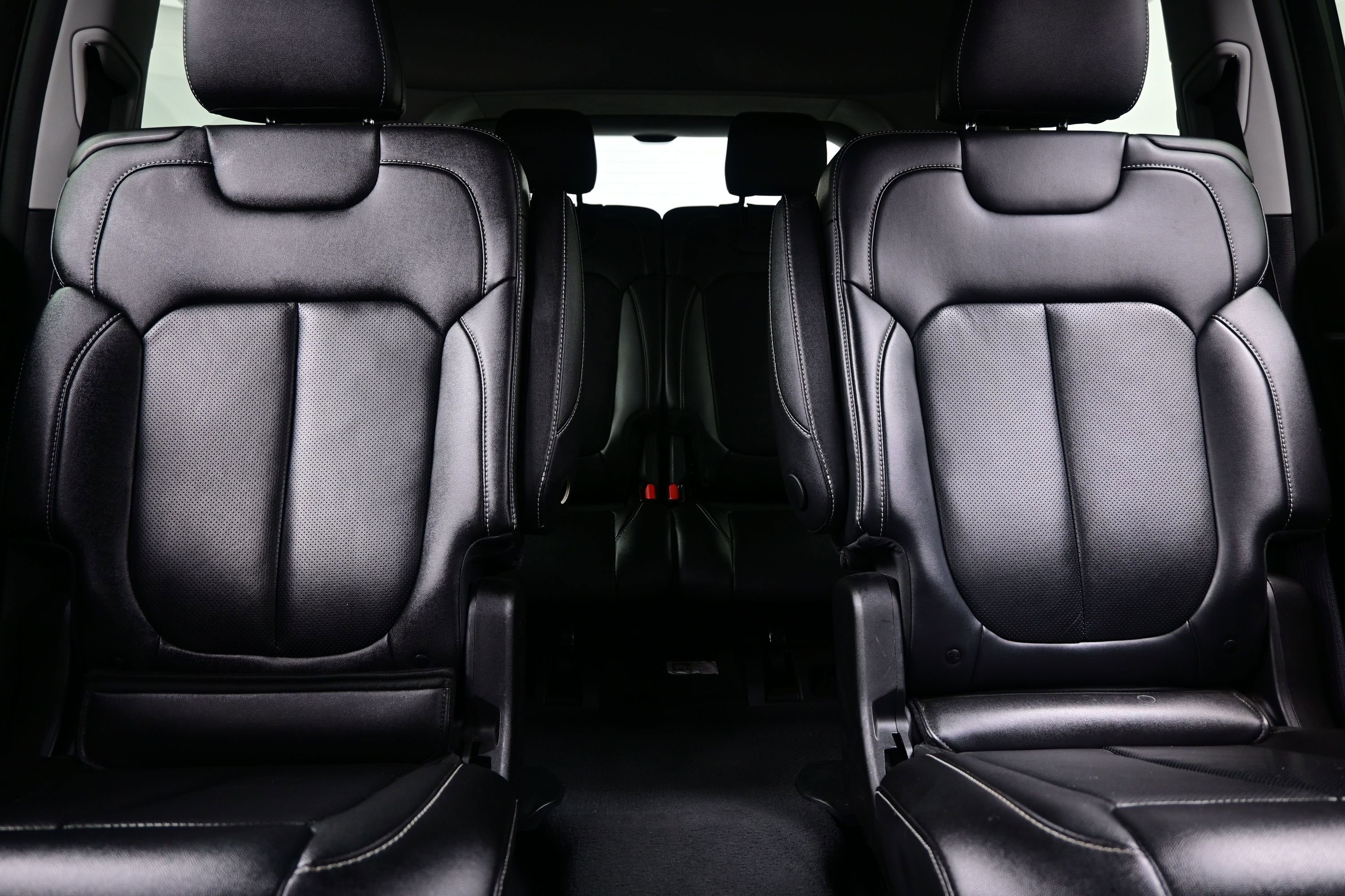 Used 2023 Jeep Grand Cherokee L Limited w/ Luxury Tech Group II AWD/4WD image 15