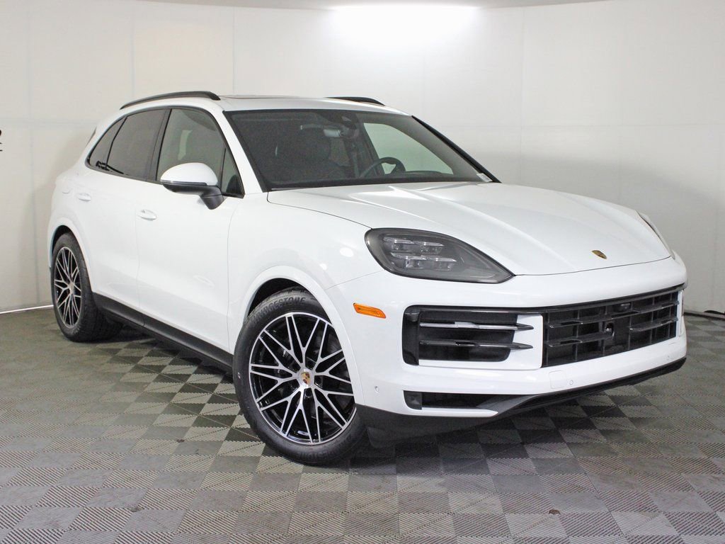 Certified 2025 Porsche Cayenne image 9