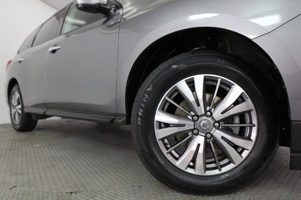 Used 2020 Nissan Pathfinder SL AWD/4WD image 17