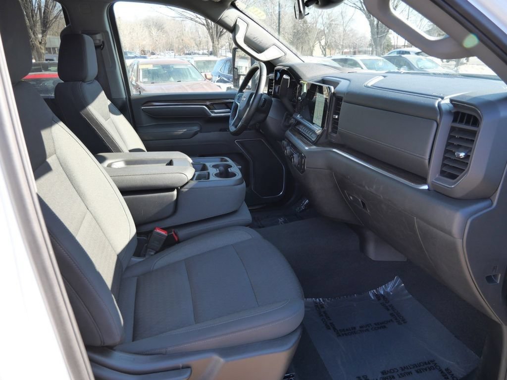 Used 2025 Chevrolet Silverado 2500 LT w/ Convenience Package AWD/4WD image 19