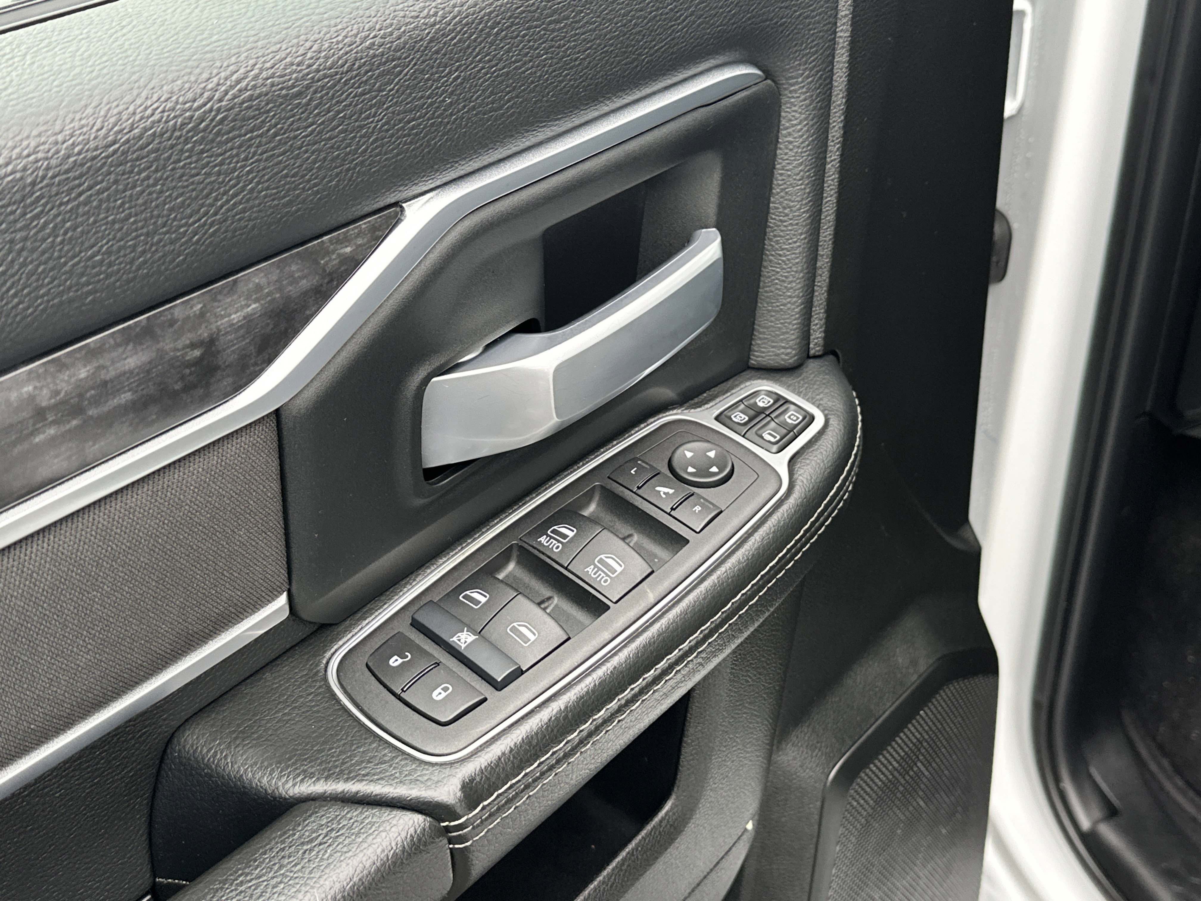 Used 2024 RAM 2500 Big Horn image 15