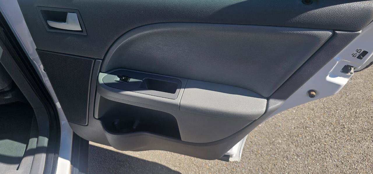 Used 2007 Ford Five Hundred SEL image 18