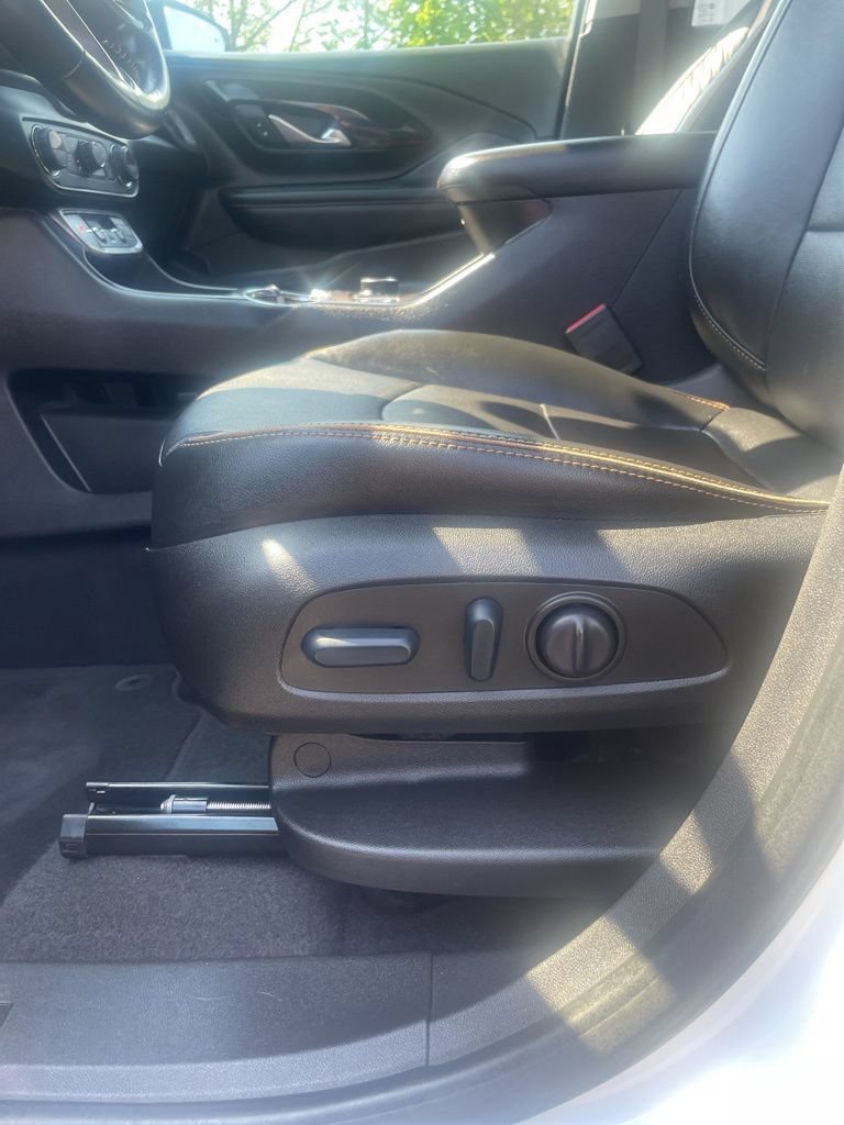 Used 2022 GMC Terrain AT4 w/ Infotainment Package II AWD/4WD image 18