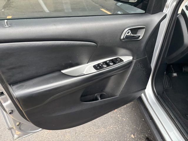 Used 2018 Dodge Journey SE w/ Blacktop Package FWD image 21