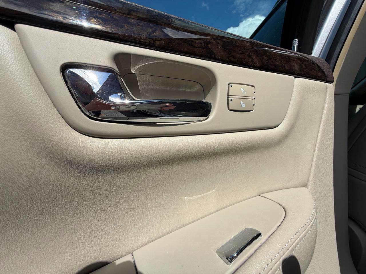 Used 2010 Cadillac DTS Luxury FWD image 22