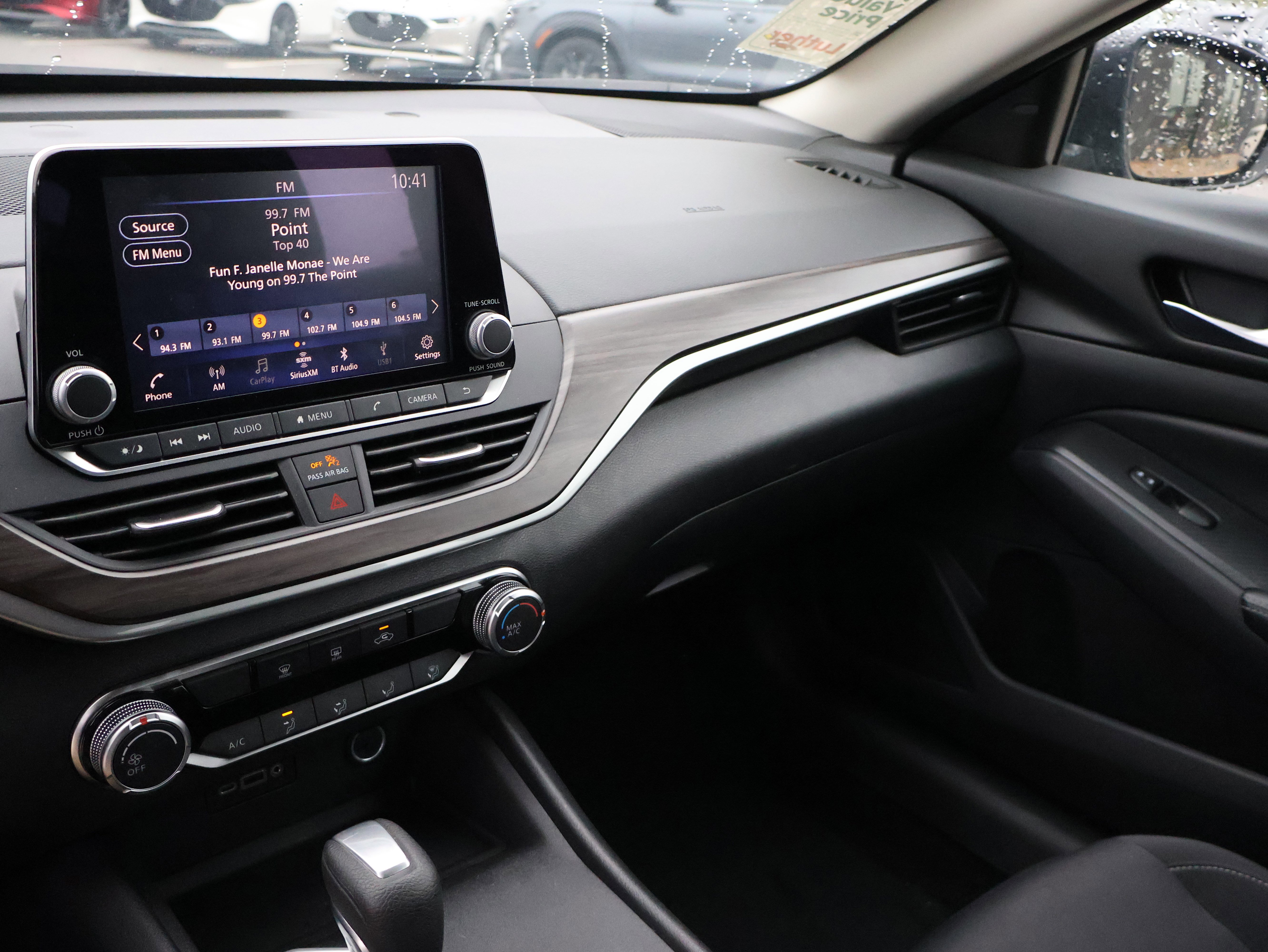 Used 2025 Nissan Altima 2.5 SV image 31