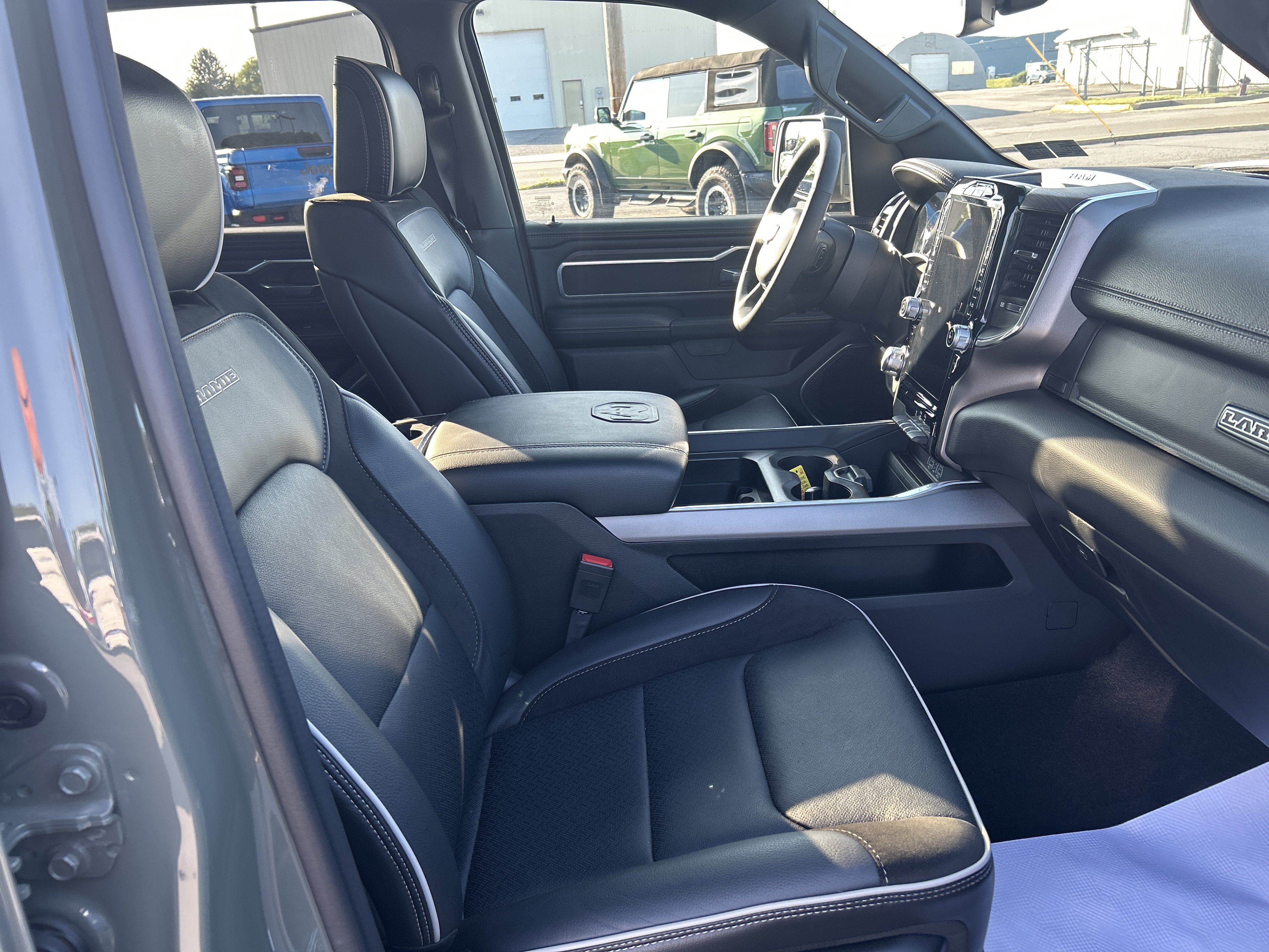 Used 2026 RAM 1500 Laramie AWD/4WD image 8