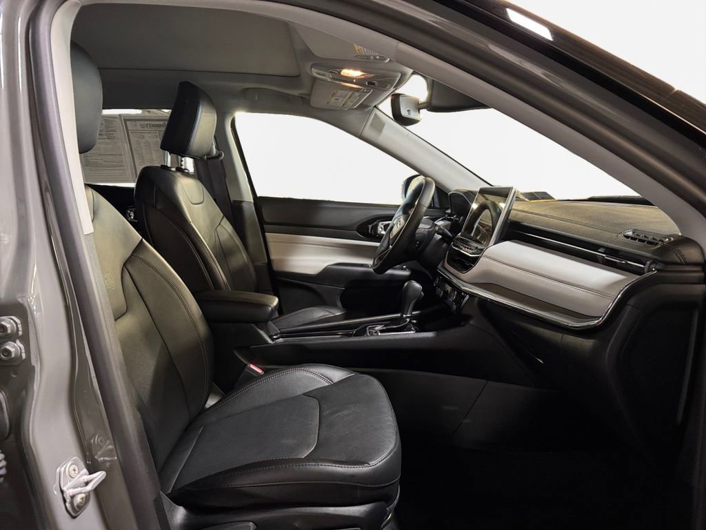 Used 2022 Jeep Compass Limited w/ Sun and Sound Group image 26