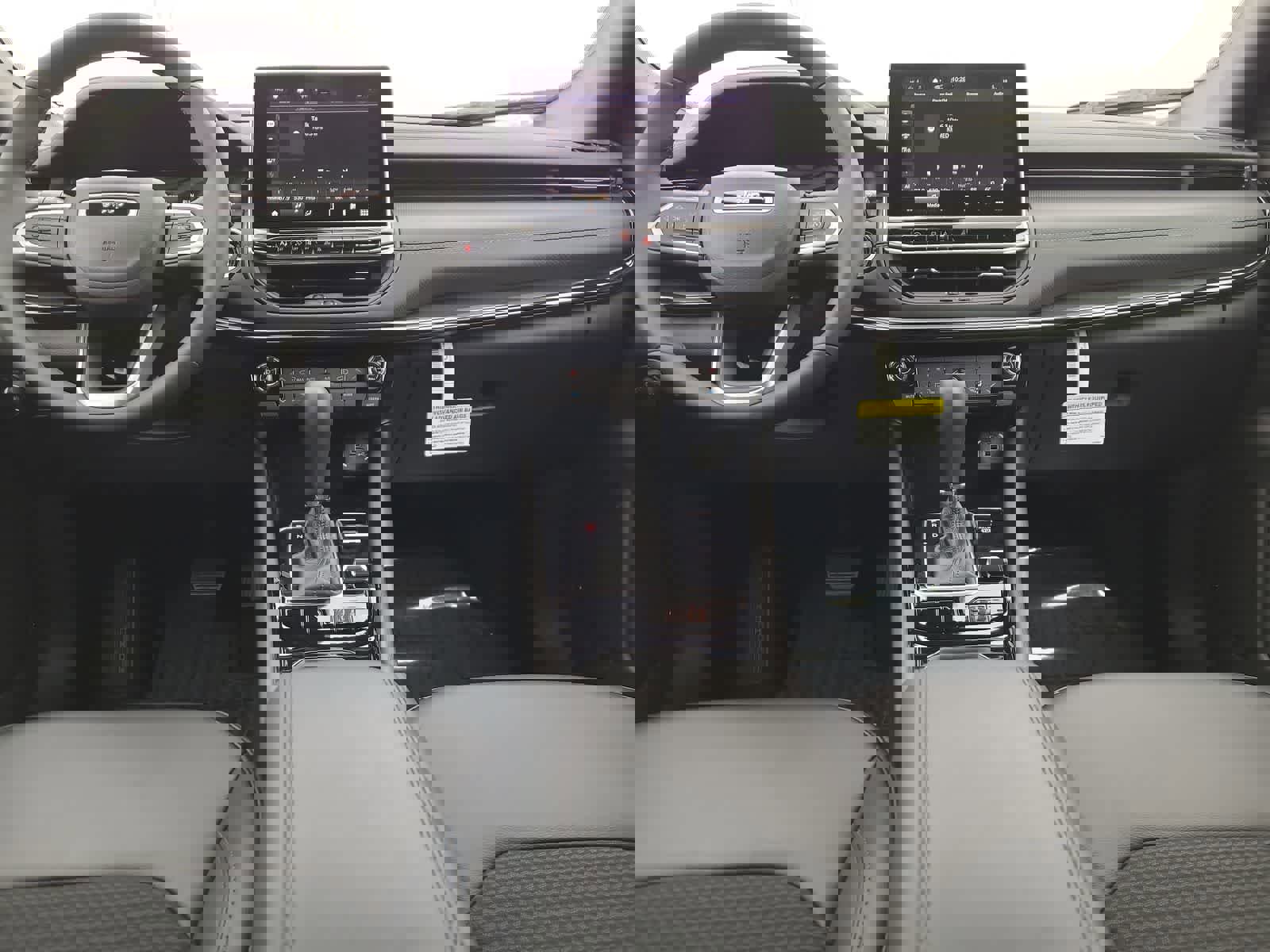 New 2026 Jeep Compass Latitude image 18