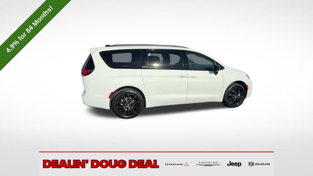 New 2026 Chrysler Pacifica Limited image 39