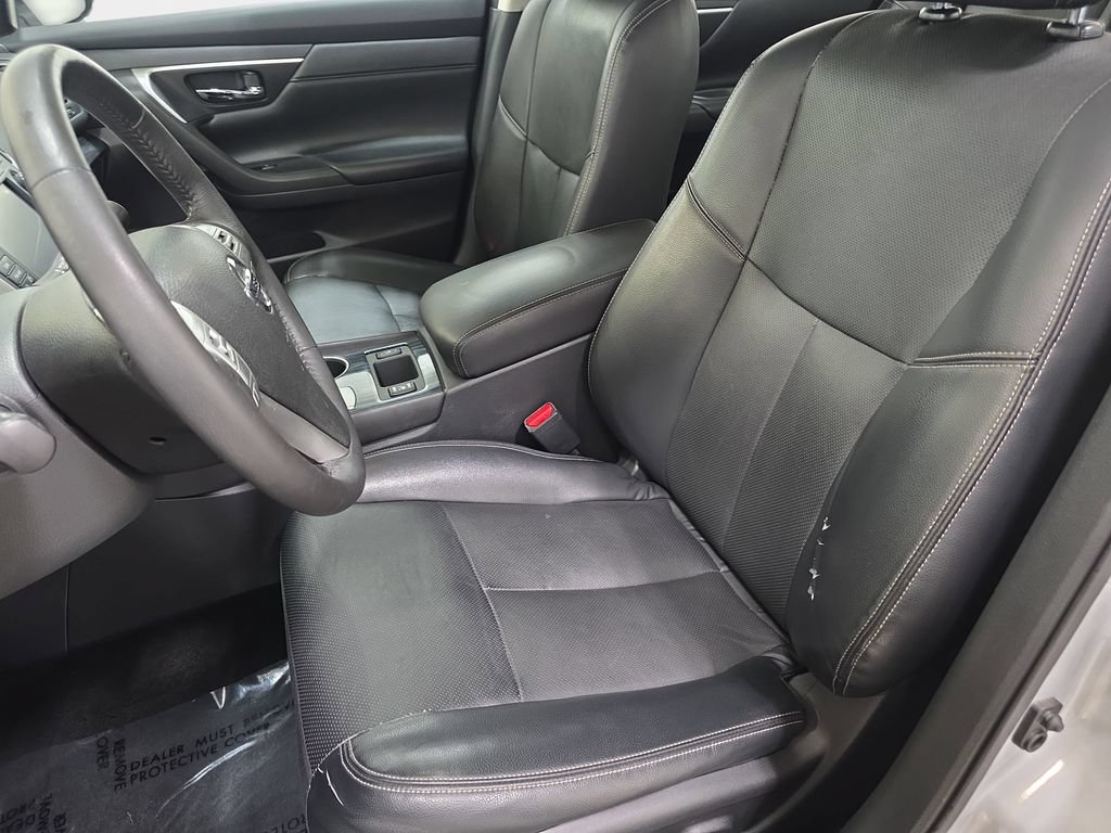 Used 2016 Nissan Altima 2.5 SL w/ 2.5 Technology w/LED Package FWD image 13