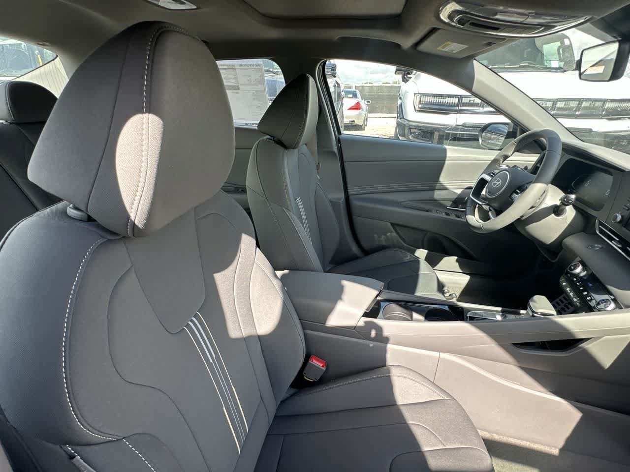 New 2026 Hyundai Elantra SEL Sport FWD image 27