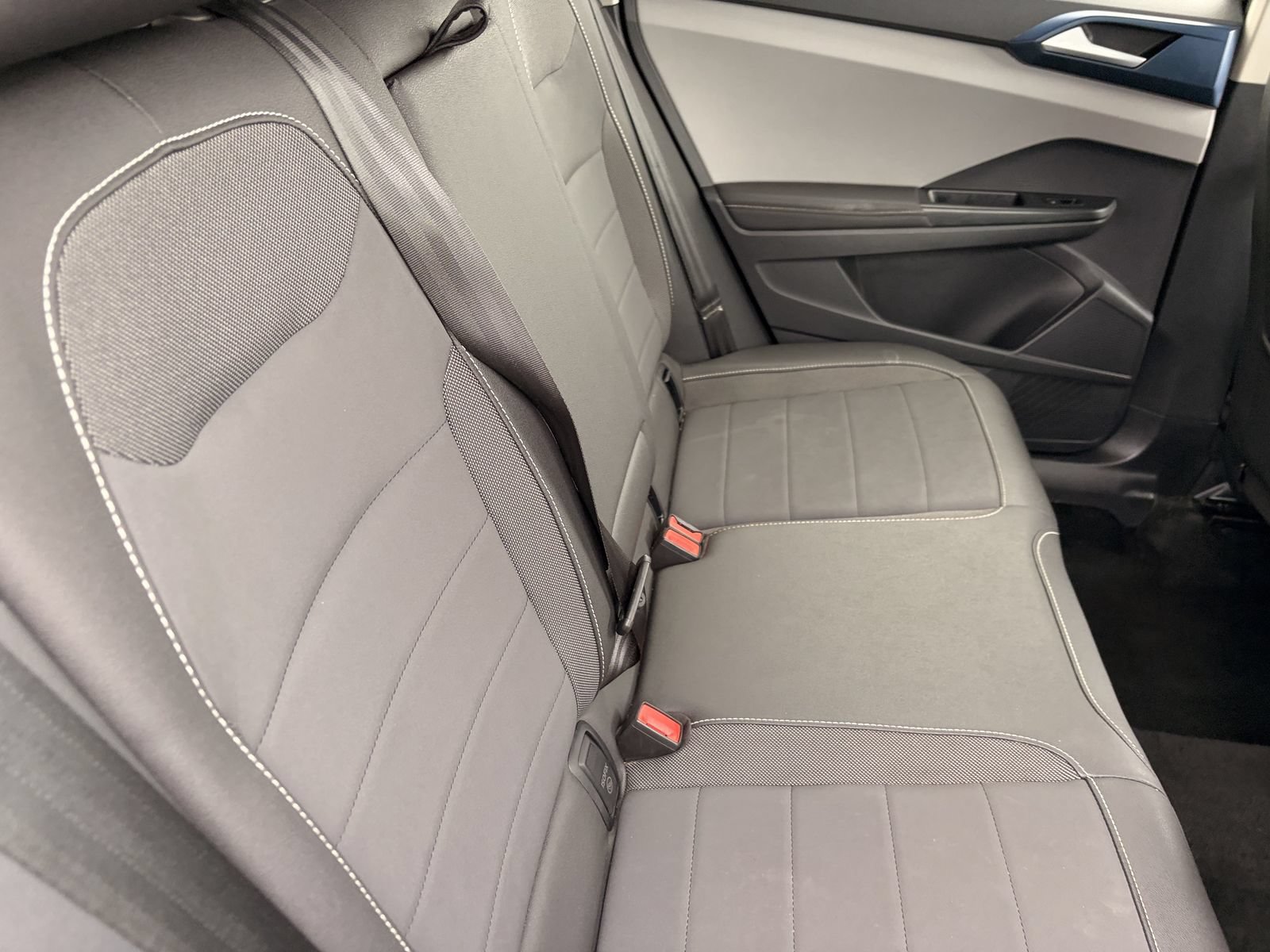 Used 2024 Volkswagen Taos SE FWD image 16
