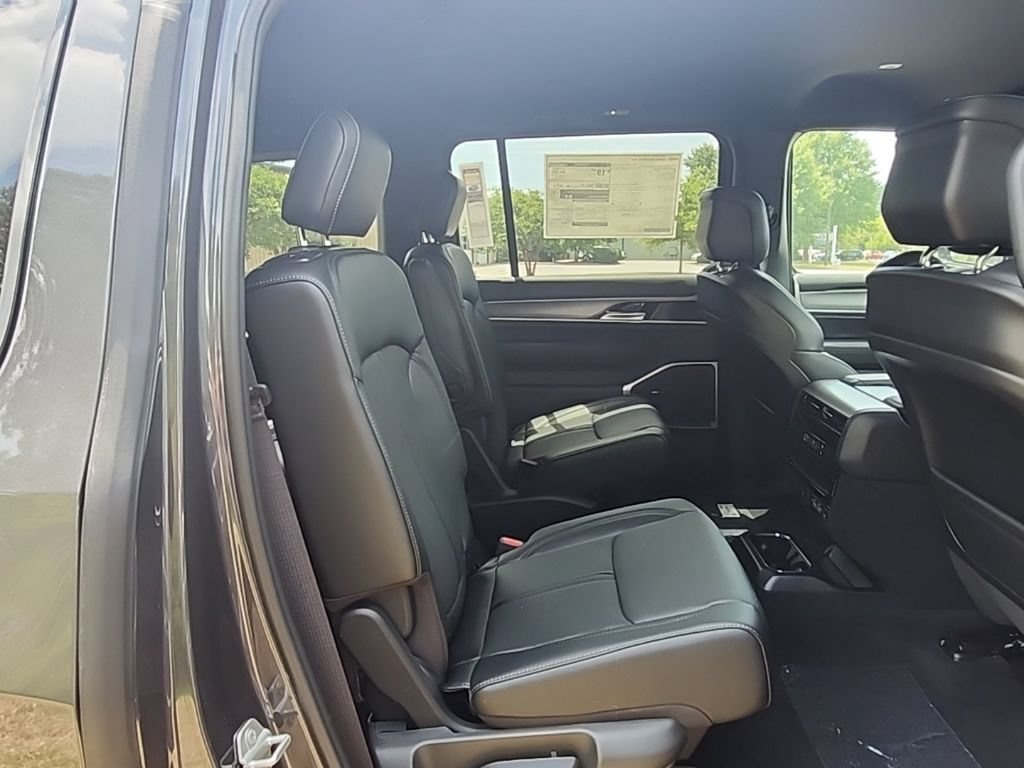 New 2026 Jeep Grand Wagoneer 4WD image 40