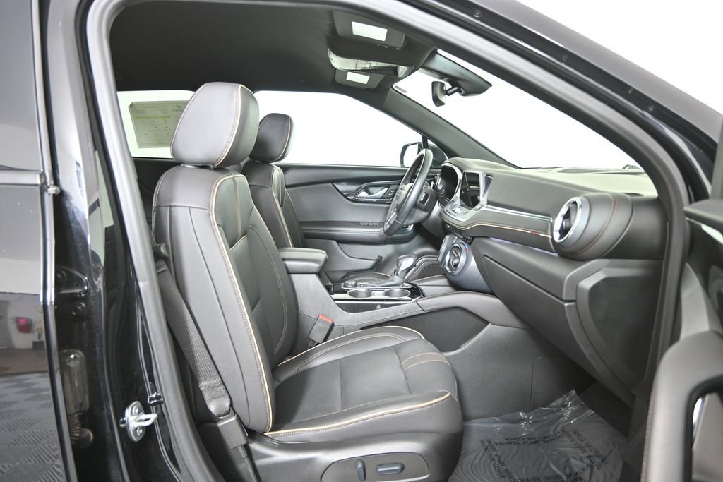 Used 2022 Chevrolet Blazer Premier w/ Enhanced Convenience Package image 13