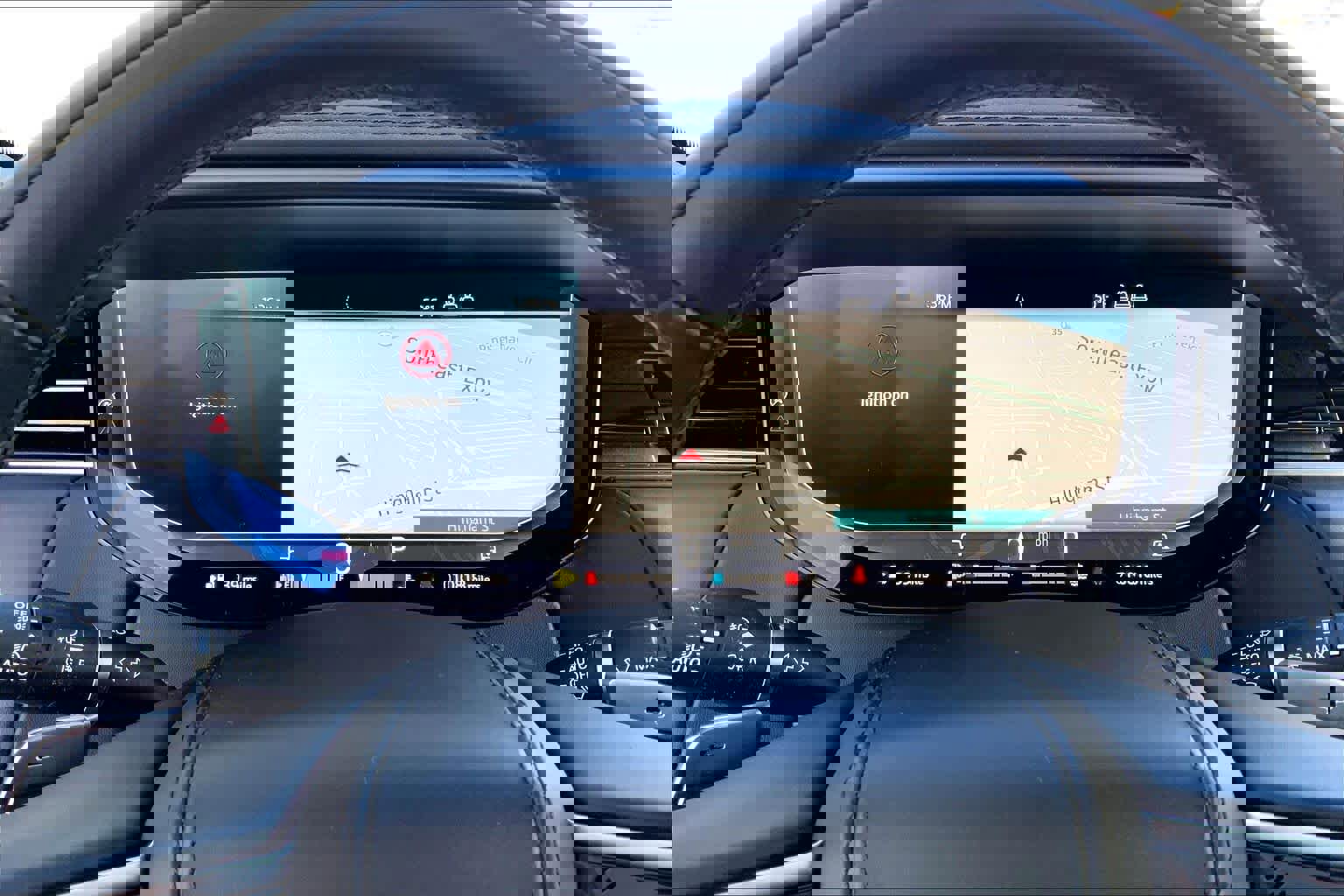 Used 2025 Land Rover Range Rover Sport SE AWD/4WD image 24