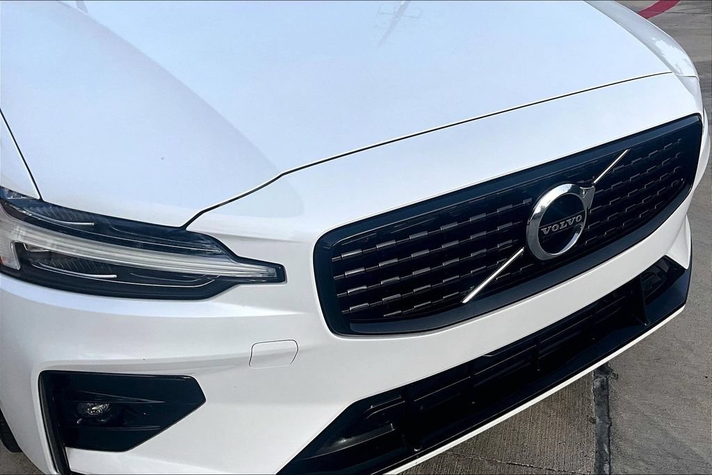 Used 2021 Volvo S60 T5 Momentum FWD image 39