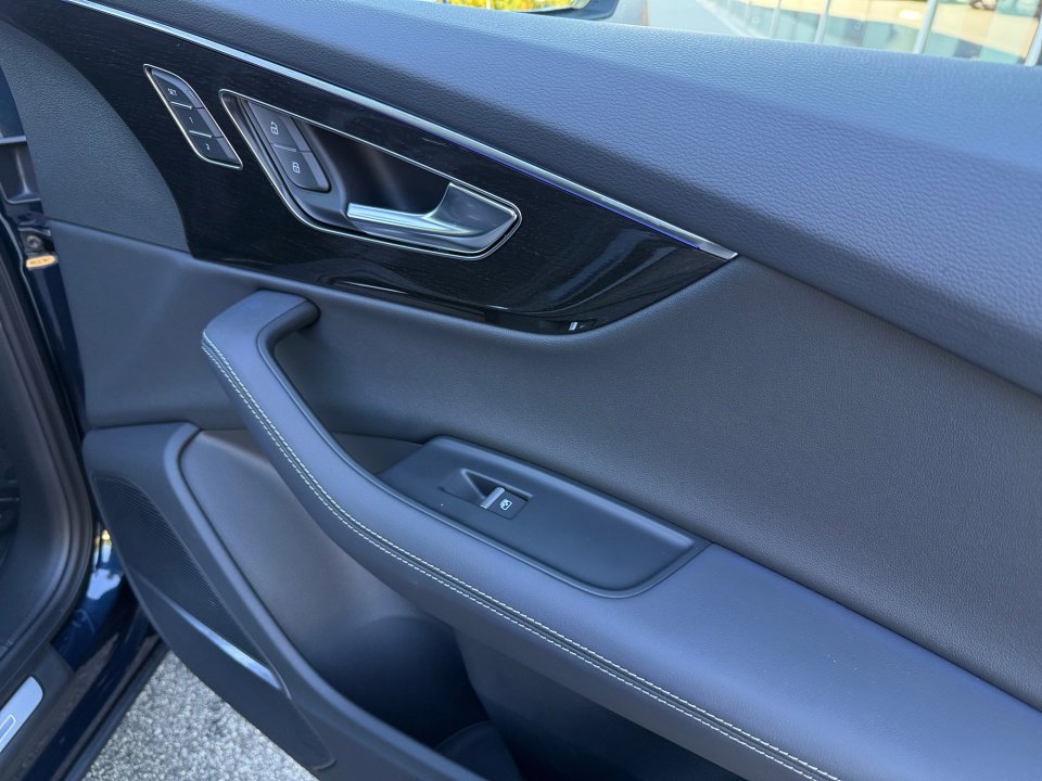 Used 2025 Audi Q7 3.0T Prestige image 31