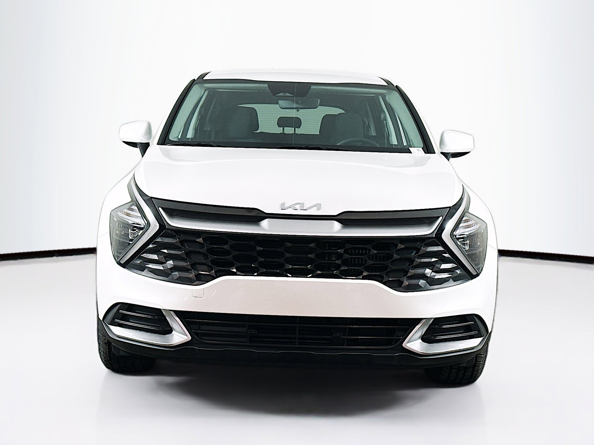 Used 2023 Kia Sportage LX image 2