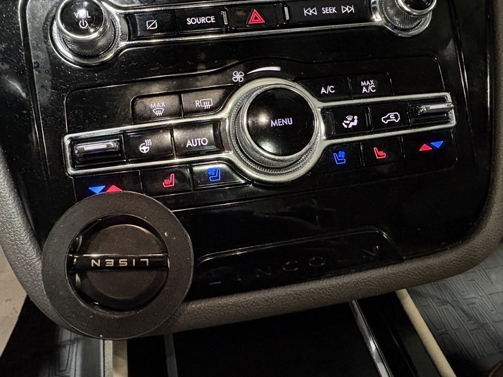 Used 2021 Lincoln Corsair Reserve w/ Equipment Group 201A image 14