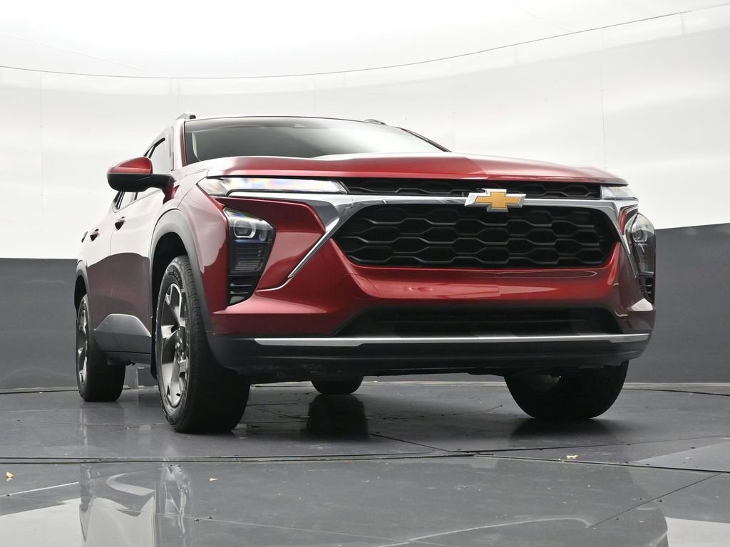Used 2024 Chevrolet Trax LT FWD image 35