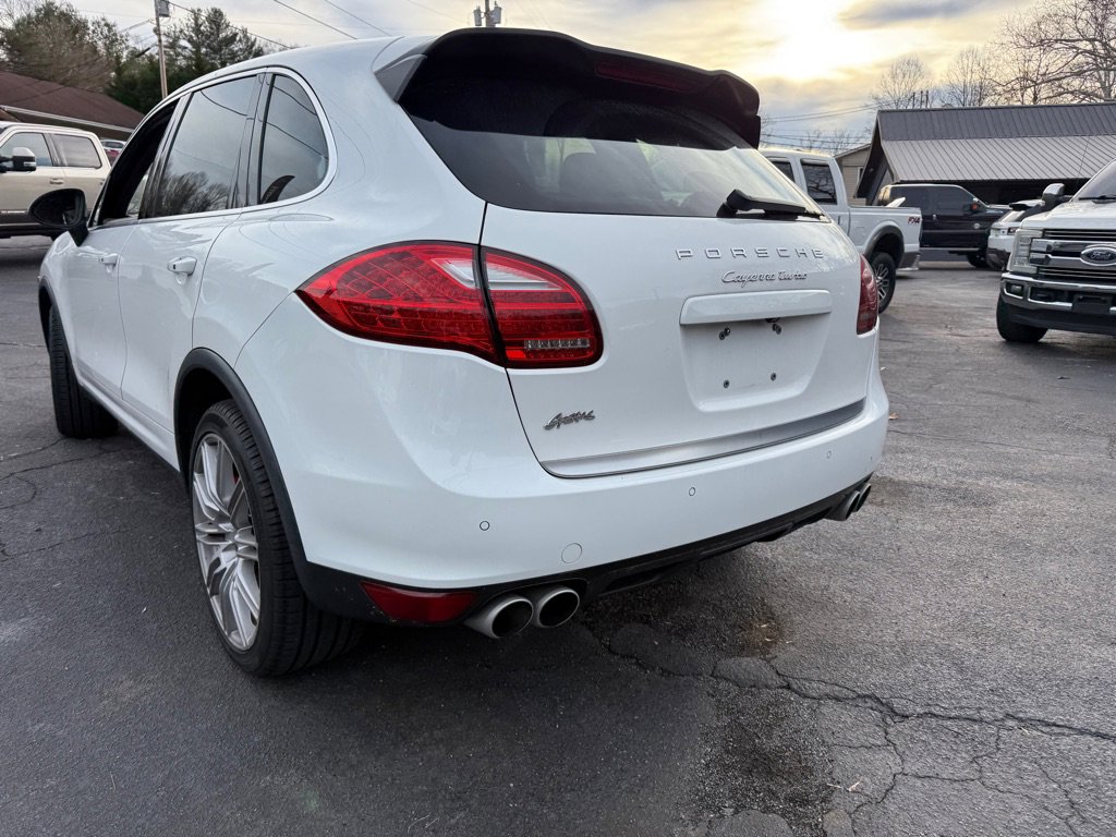 Used 2013 Porsche Cayenne Turbo w/ Premium Pkg Plus image 15