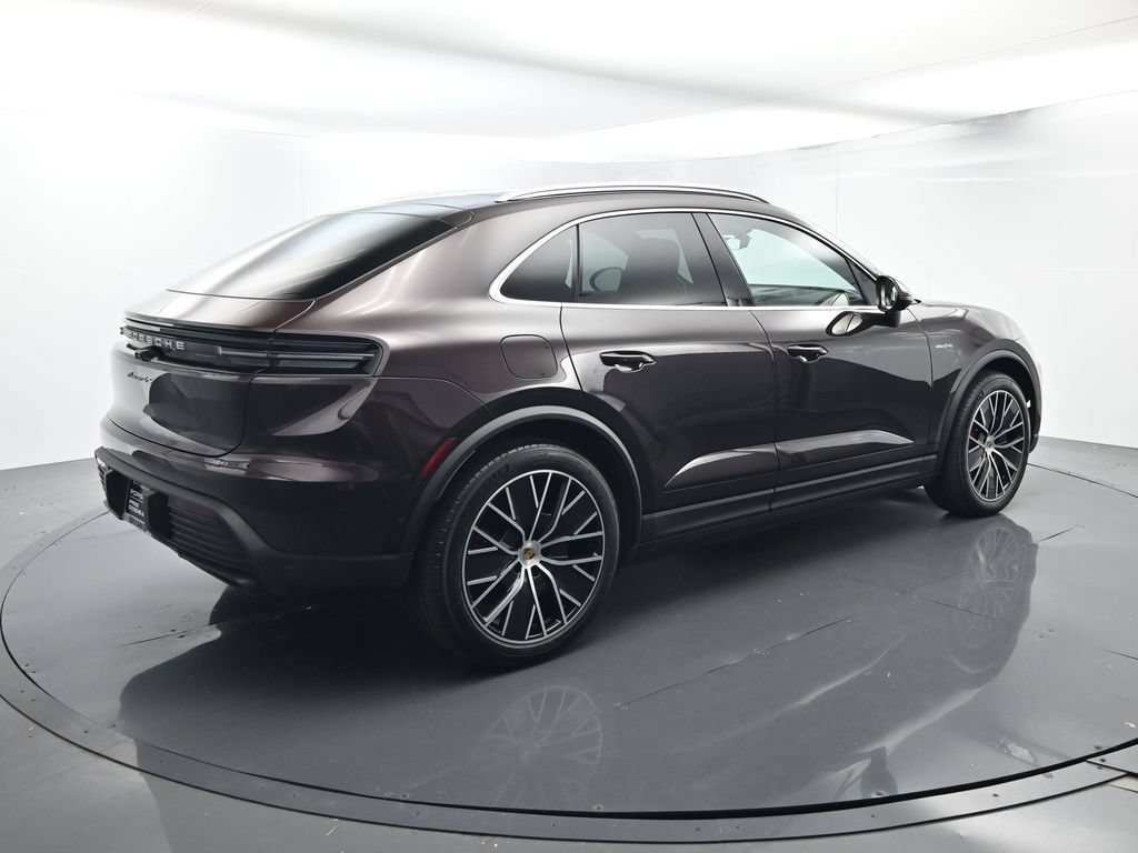 Certified 2025 Porsche Macan 4S Electric AWD/4WD image 15
