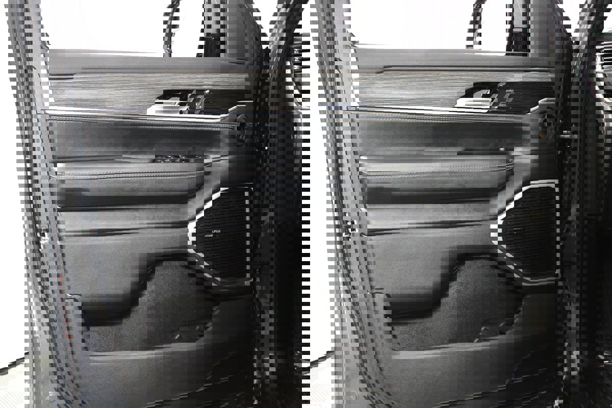 Used 2022 Jeep Wagoneer Series II w/ Premium Group I image 7