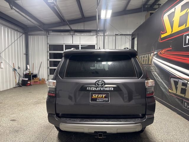 Used 2021 Toyota 4Runner TRD Off-Road Premium w/ Moonroof Package AWD/4WD image 17