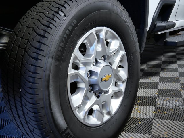Used 2025 Chevrolet Silverado 3500 LT w/ Safety Package AWD/4WD image 10