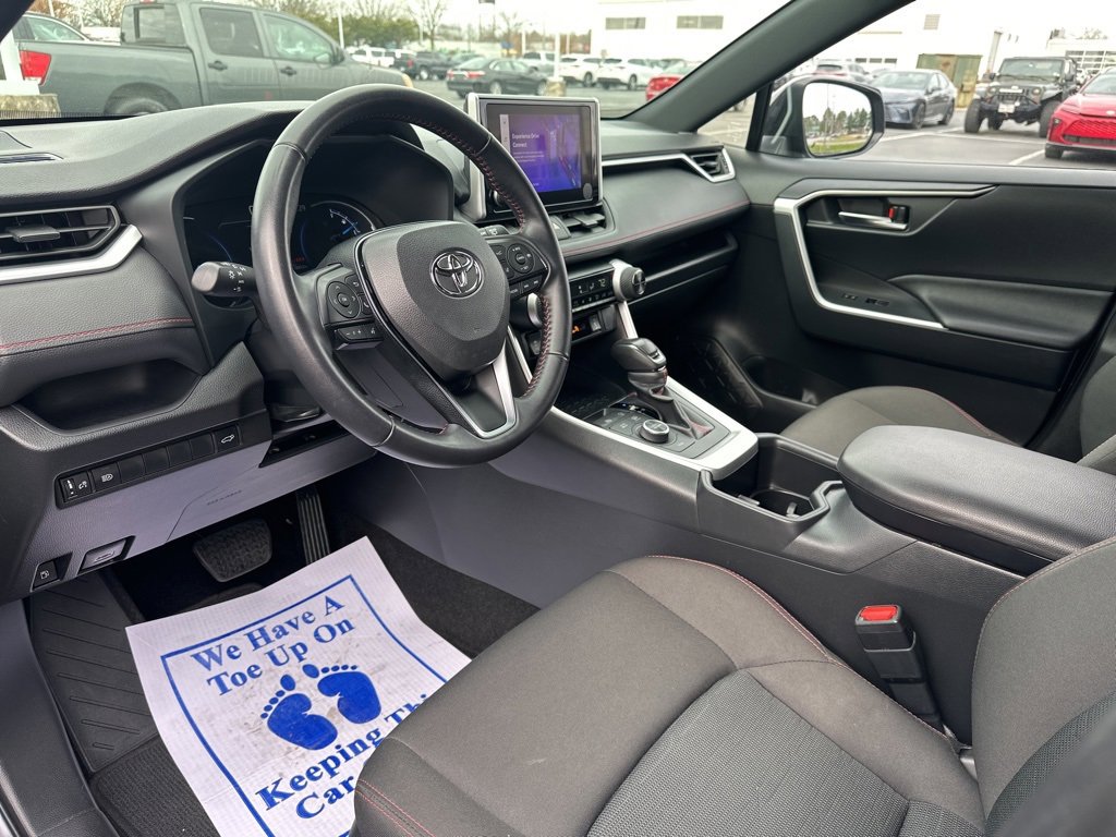 Certified 2025 Toyota RAV4 SE image 27