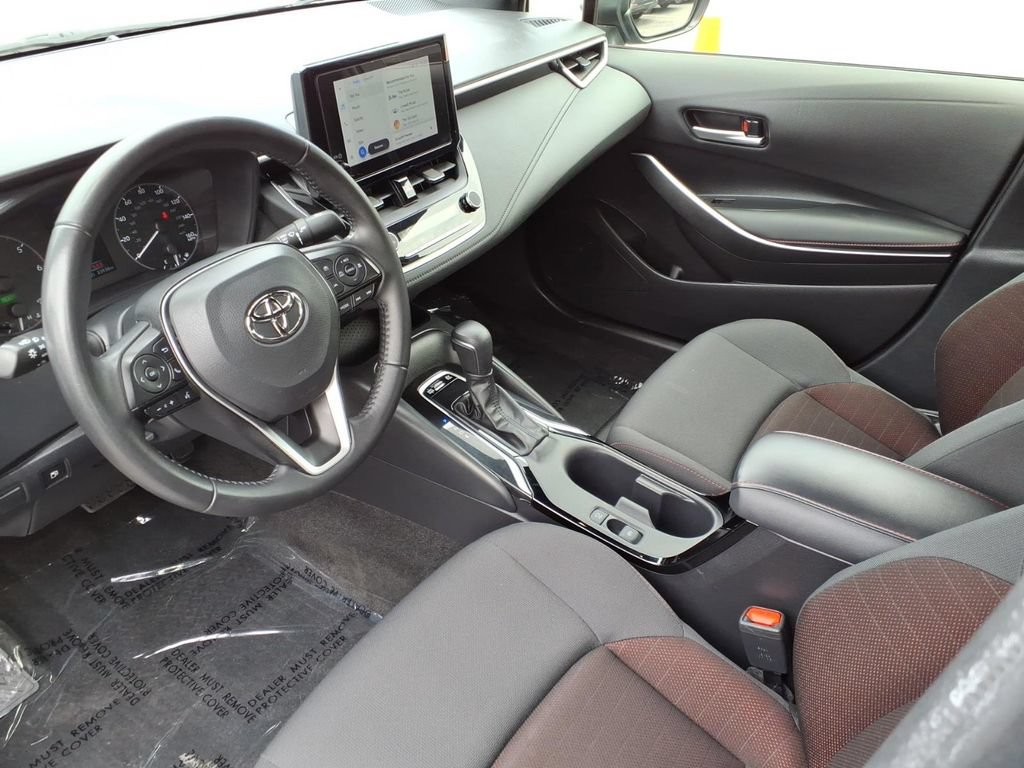 Used 2025 Toyota Corolla SE w/ Convenience Package FWD image 14