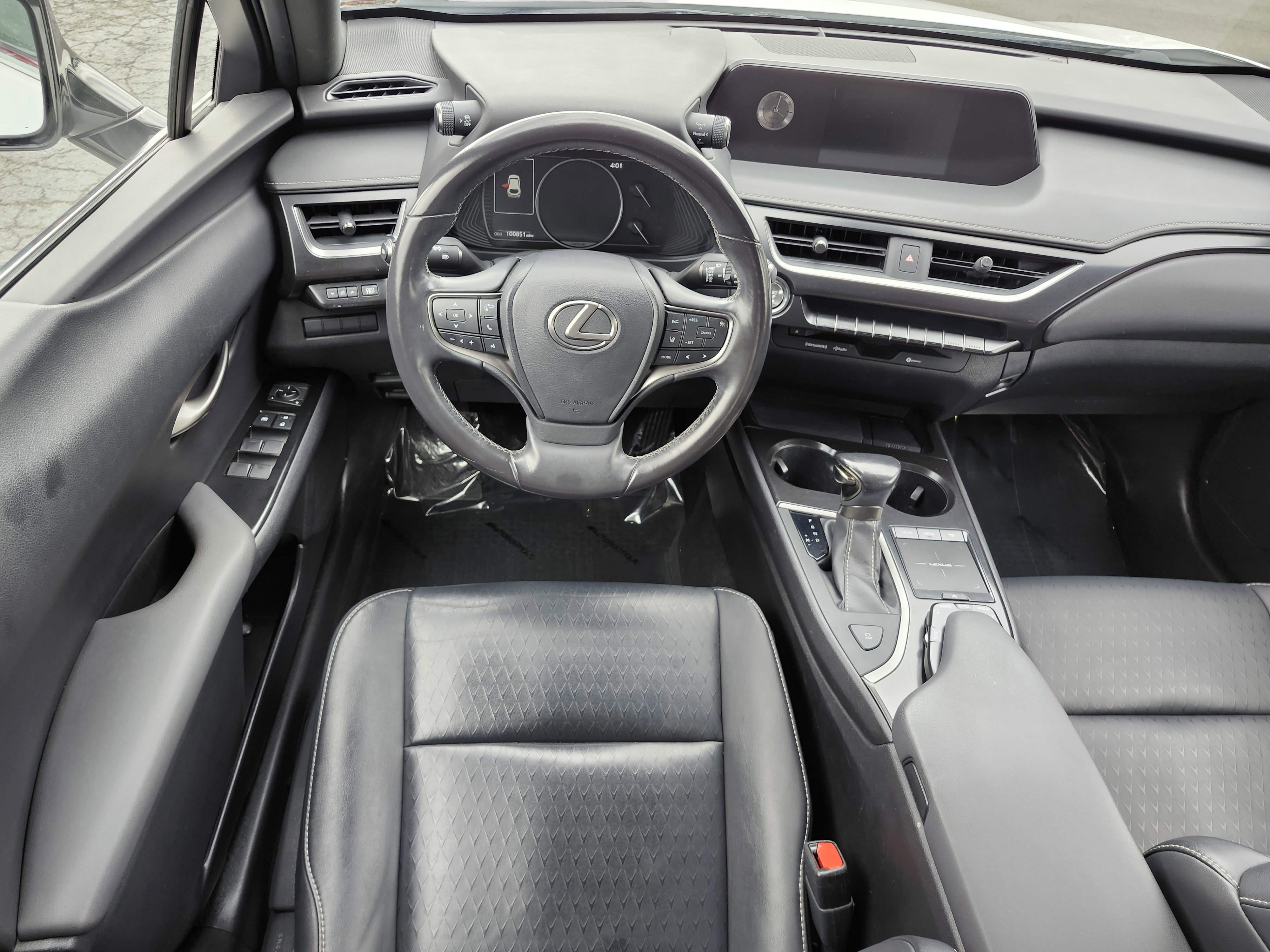 Used 2019 Lexus UX 200 w/ Accessory Package FWD image 27